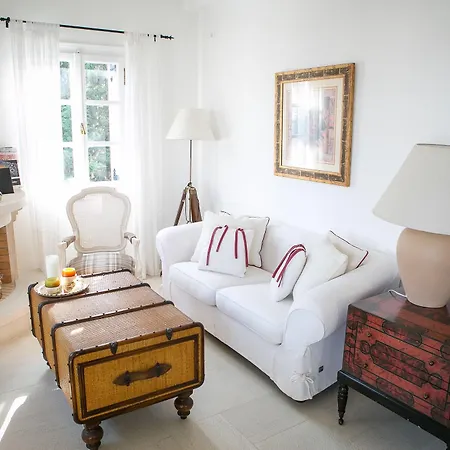 Nika Aparthotel