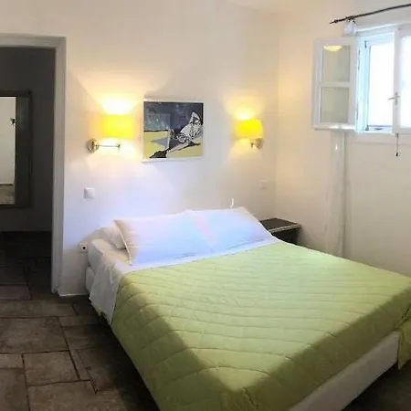 Nika Aparthotel 3*