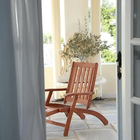 Nika Spetses Town