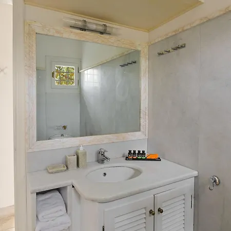 Nika 3* Spetses Town