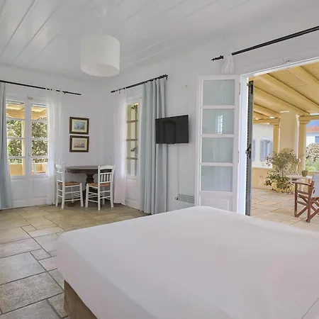Nika Aparthotel 3*