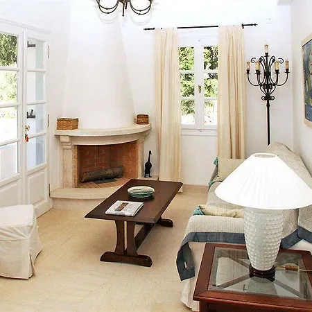 Nika Spetses Town
